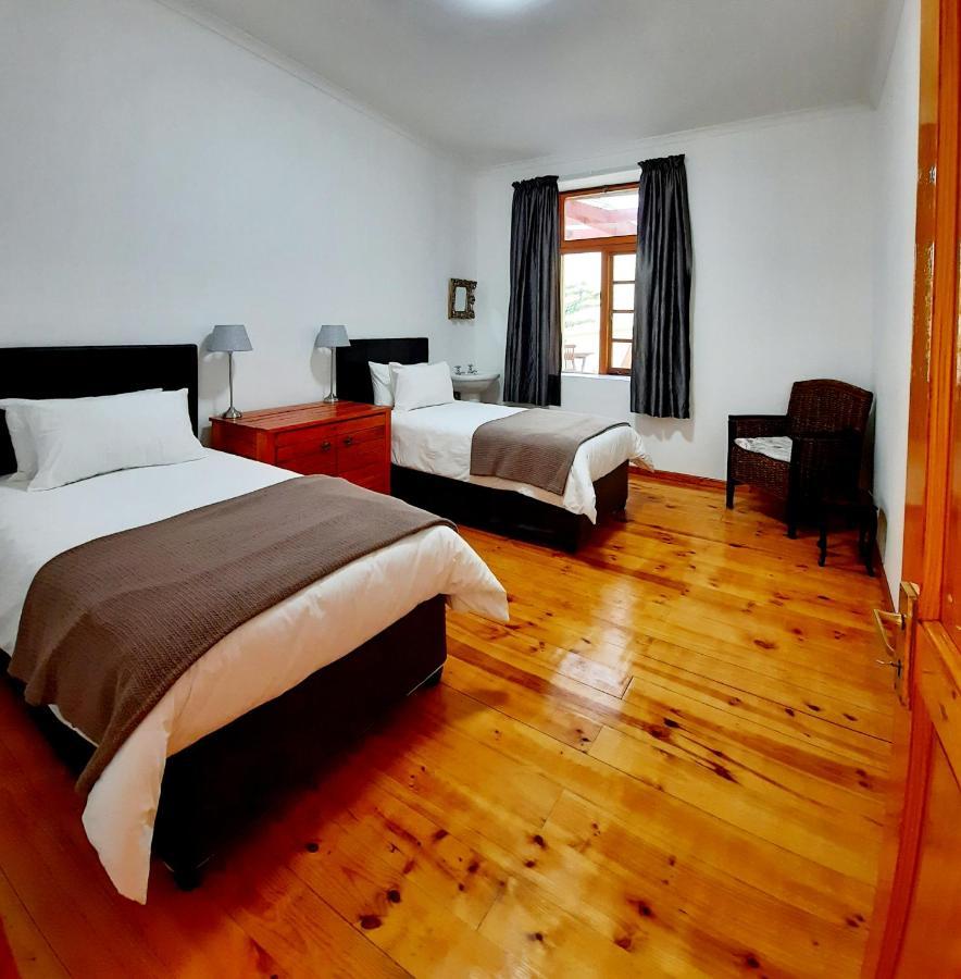 Blueline Inn - Simon'S Town ケープタウン エクステリア 写真