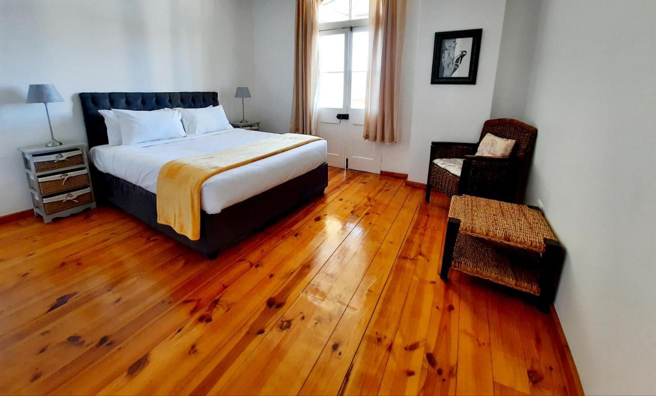 Blueline Inn - Simon'S Town ケープタウン エクステリア 写真