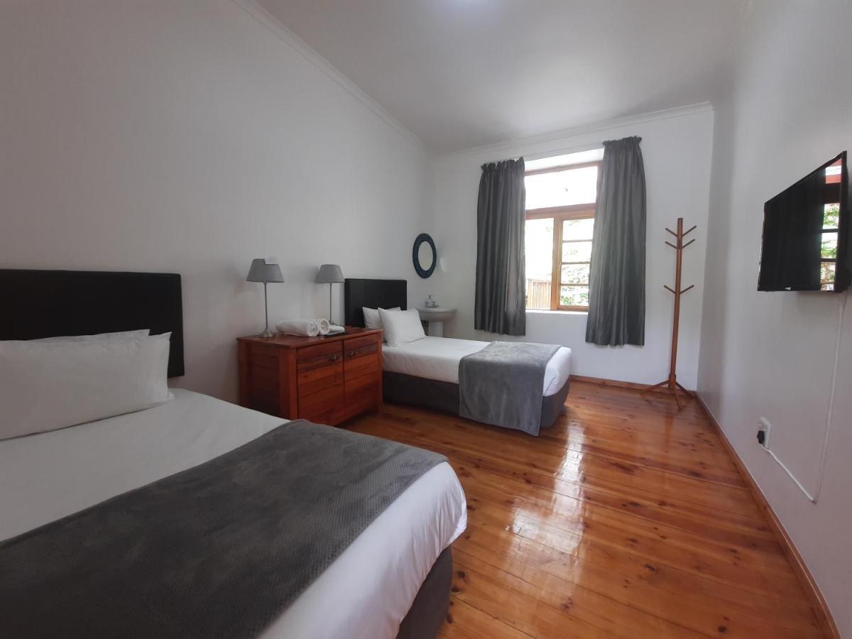 Blueline Inn - Simon'S Town ケープタウン エクステリア 写真