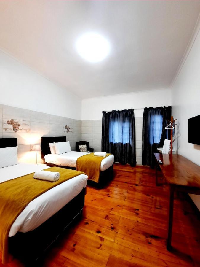Blueline Inn - Simon'S Town ケープタウン エクステリア 写真