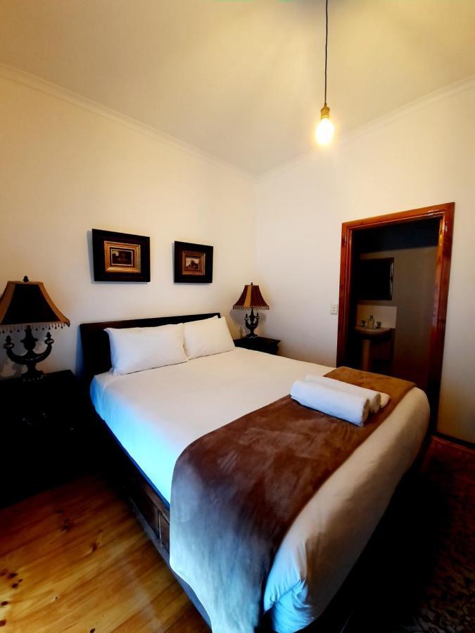 Blueline Inn - Simon'S Town ケープタウン エクステリア 写真